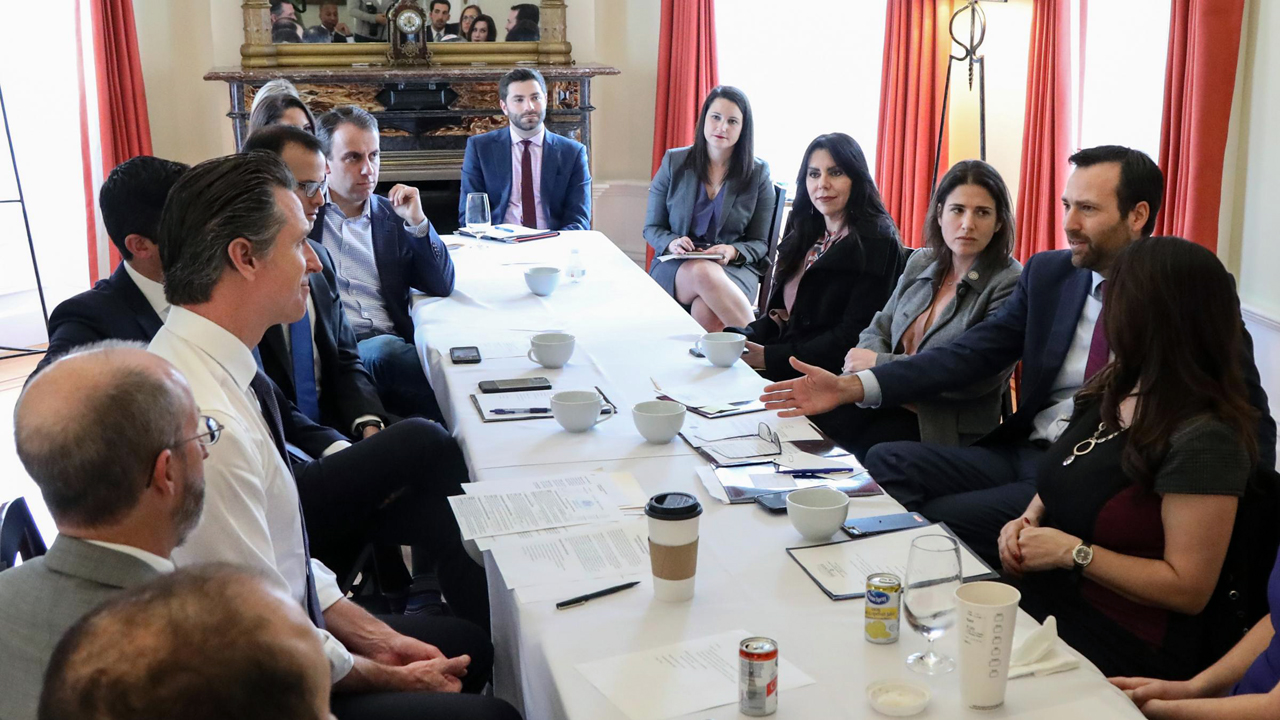 Ben Allen (arm extended), then chair of the California Legislative Jewish Caucus, speaks with Gov. Gavin Newsom at a meeting in March 2019. (Photo/Courtesy California Legislative Jewish Caucus)